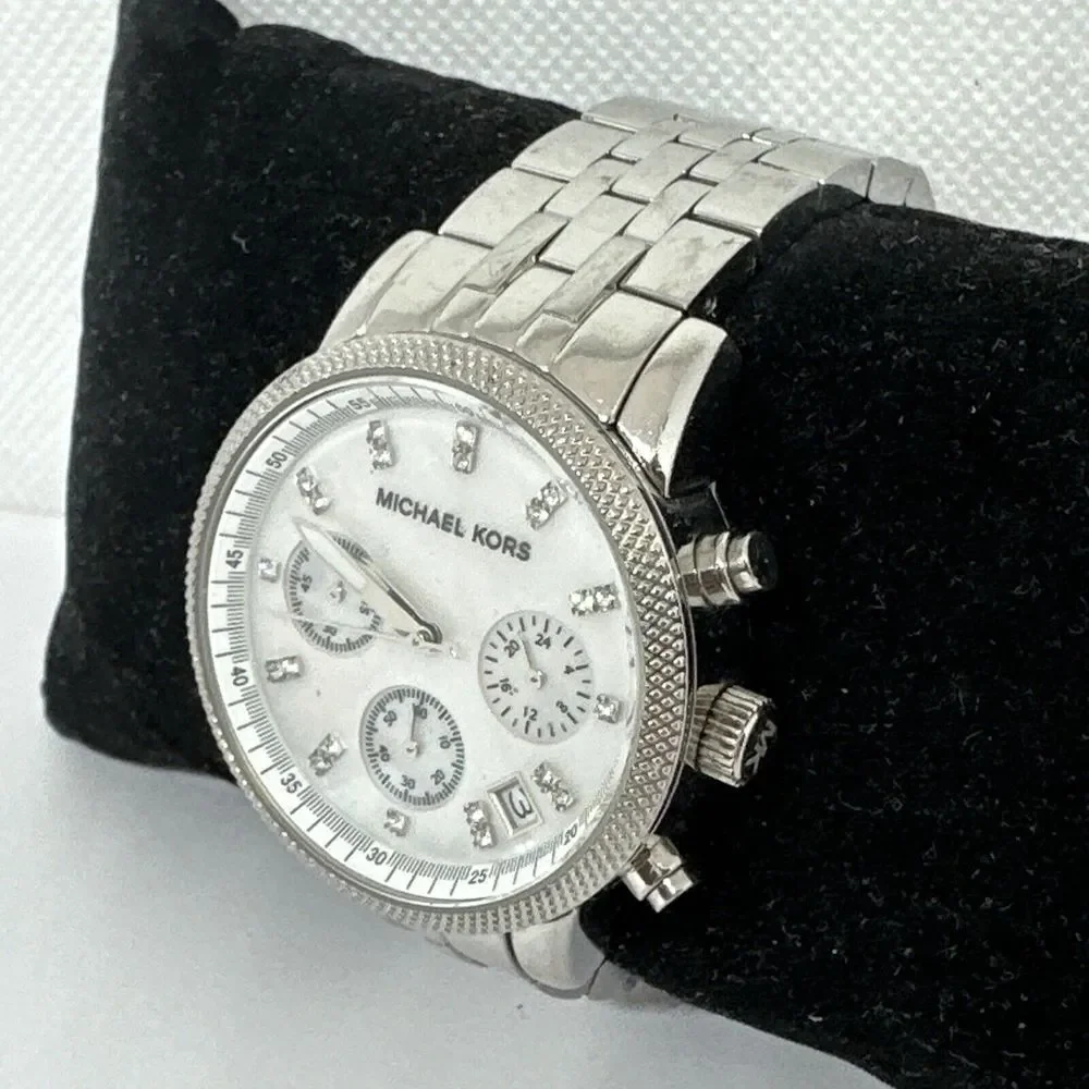 Michael Kors MK5020 Women's Silver Stainless Steel Analog Dial Wrist Watch NUL52